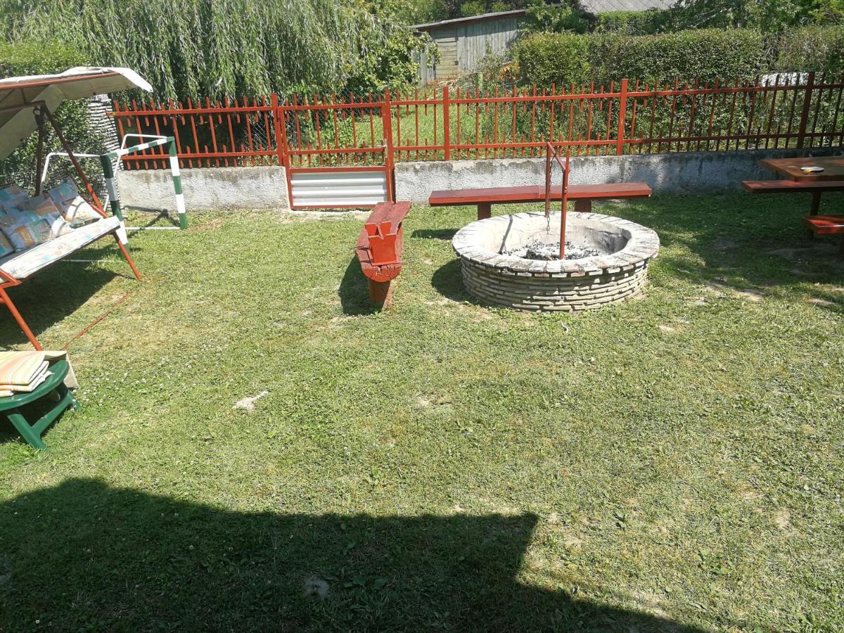 Kuckoz-Lak Hotel Balatonmariafurdo Luaran gambar